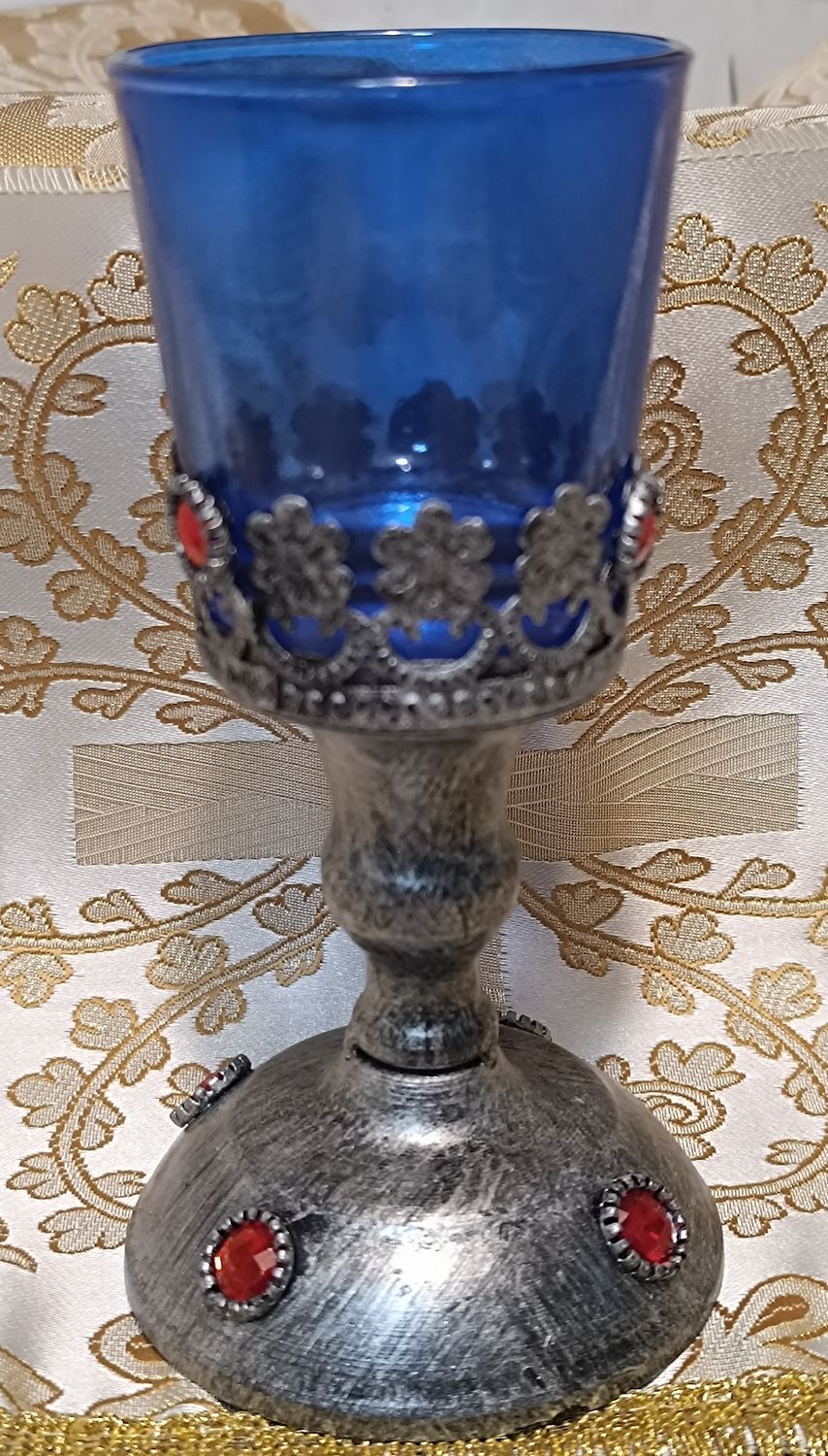 Silberner Kandelaber aus Metall