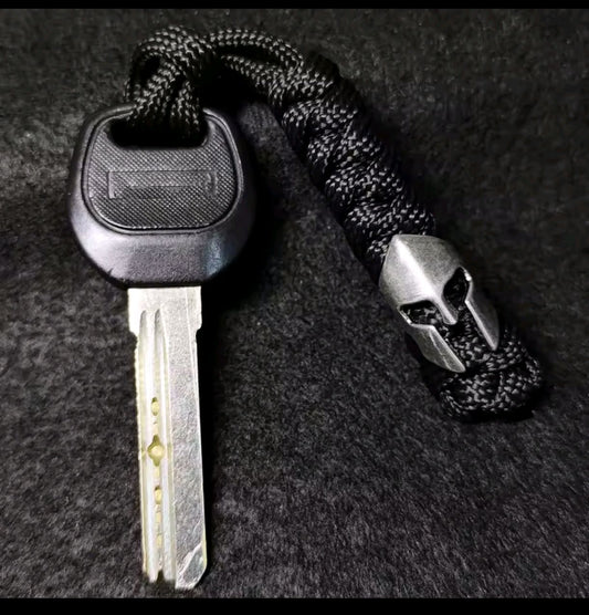 Handgefertigtes gewebtes Paracord Spartan Anhänger Silber