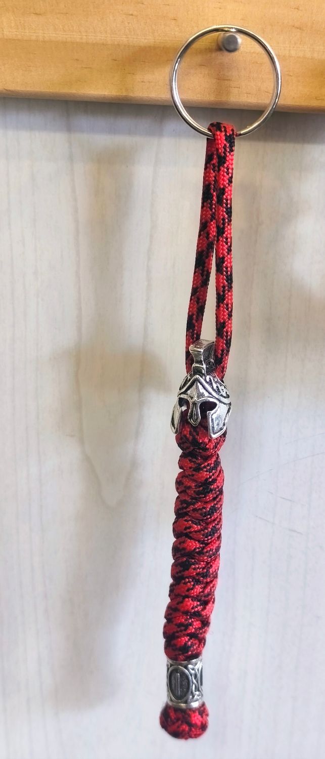 Handgefertigtes gewebtes Paracord Spartan Rot Anhänger