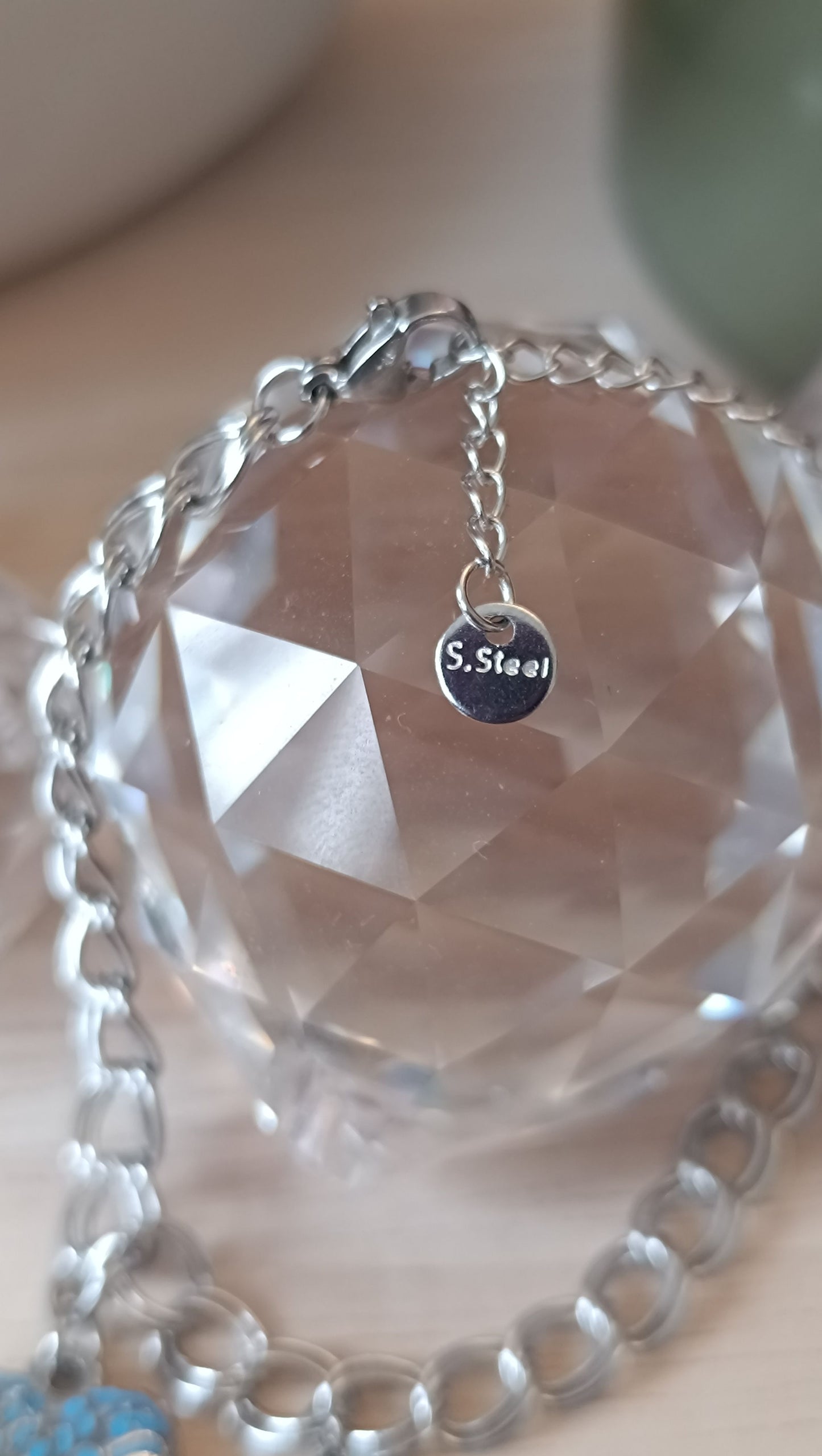 Silbernes Edelstahlarmband mit Herz und Auge