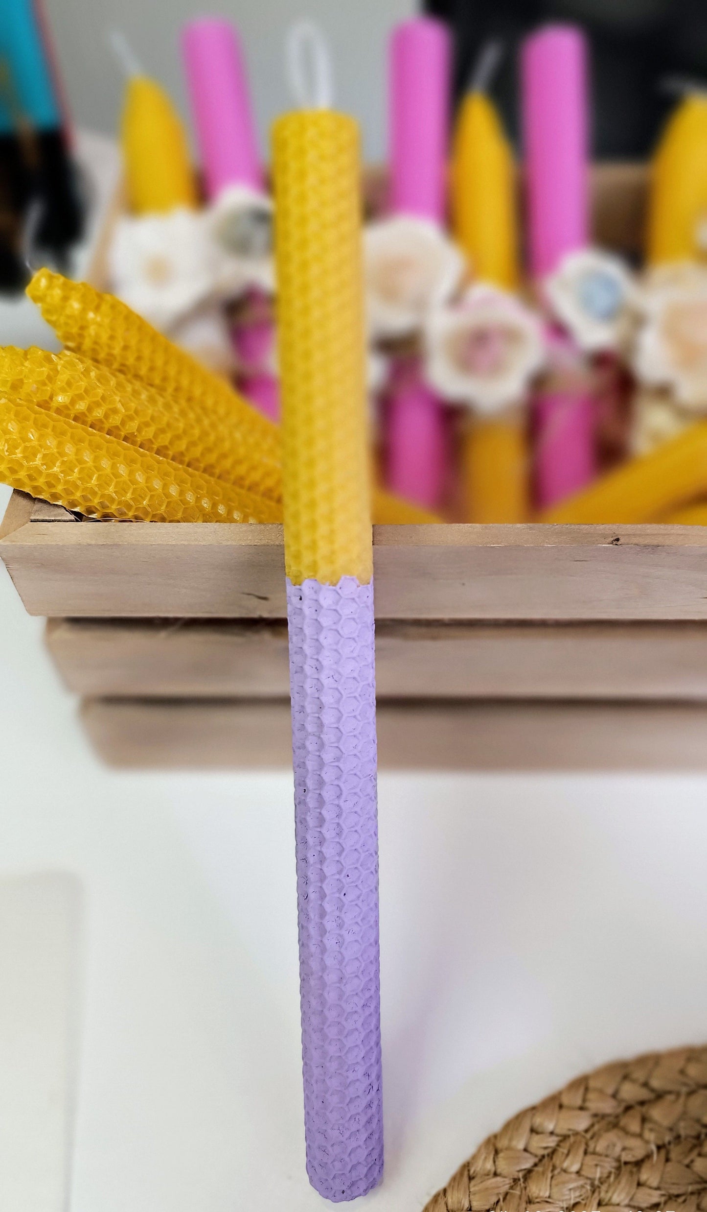 Osterkerze Hell Lila aus Reinem Bienenwachs