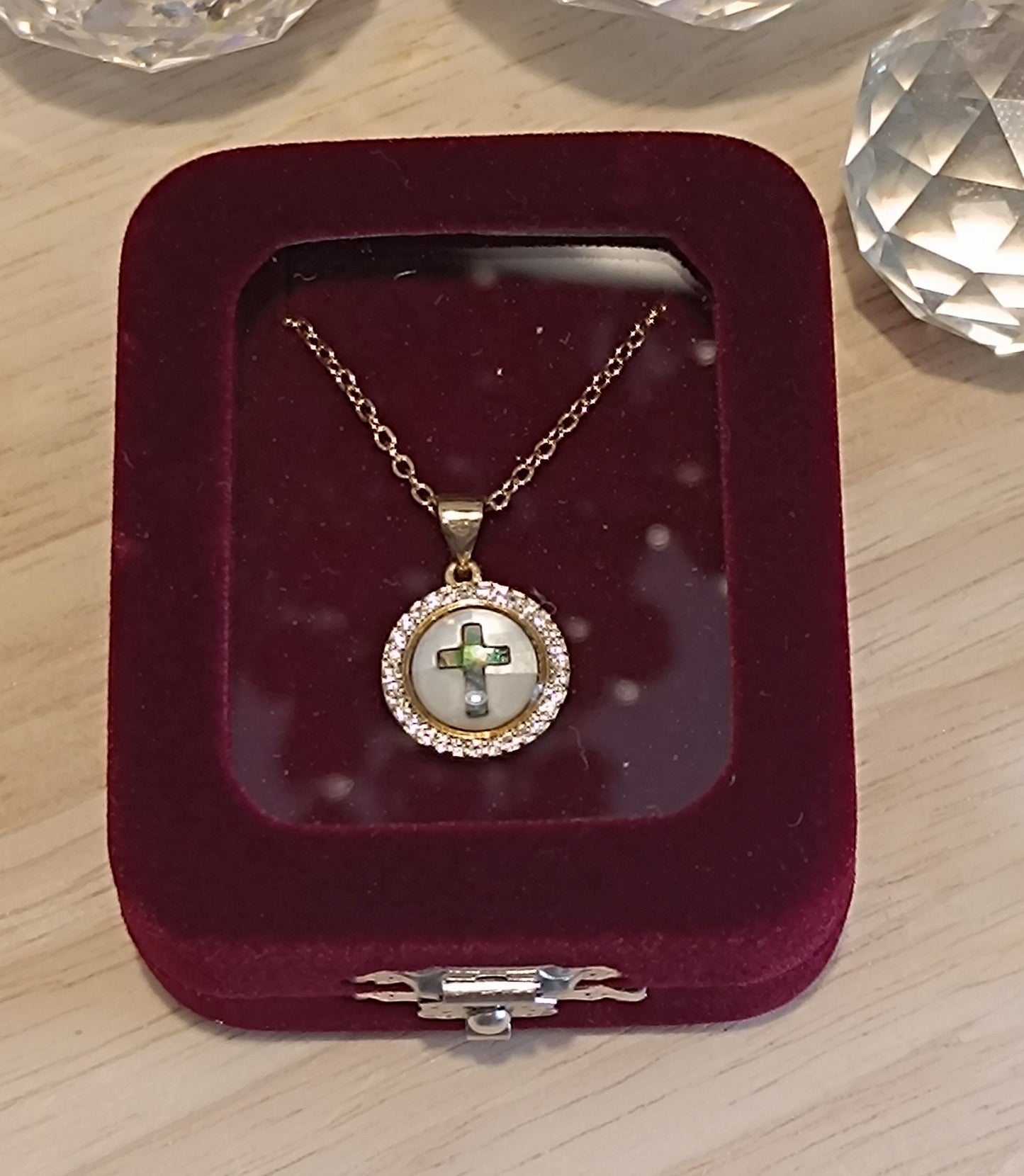 Rundes Kreuz mit Perlmutt und Box
