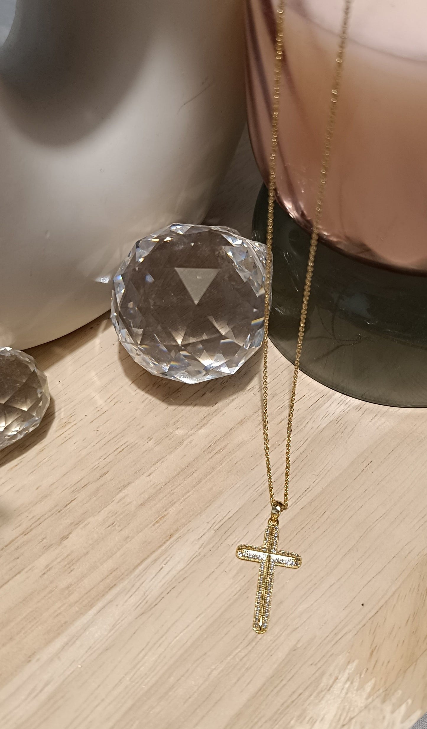 Kreuz aus 316L Edelstahl Gold mit Zirkon