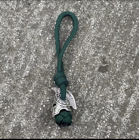 Handgefertigtes gewebtes Paracord Spartan Grün Anhänger