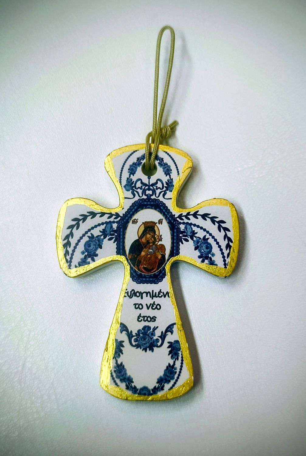 Porzellankreuz mit der Heiligen Mutter Maria & Segensspruch,, Größe 10x7 cm