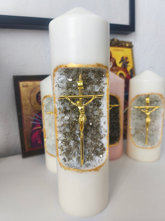 Handgefertigte Kerze mit goldenem Kreuz & Kristalloptik (Groß)