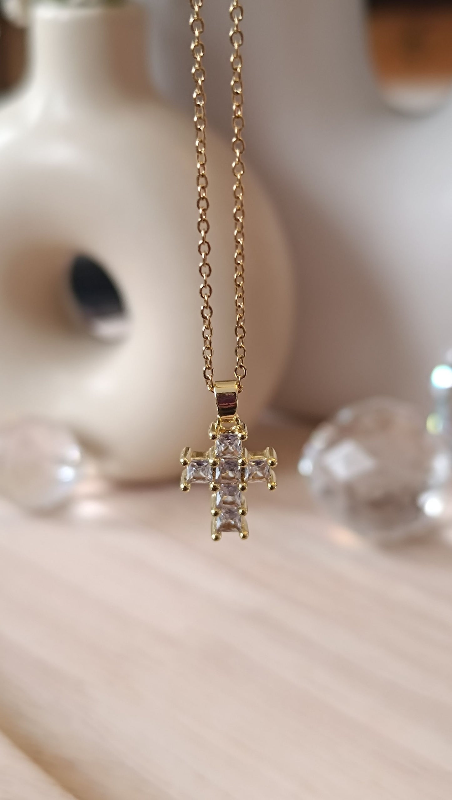 Kreuz aus 316L Edelstahl Gold mit Zirkon