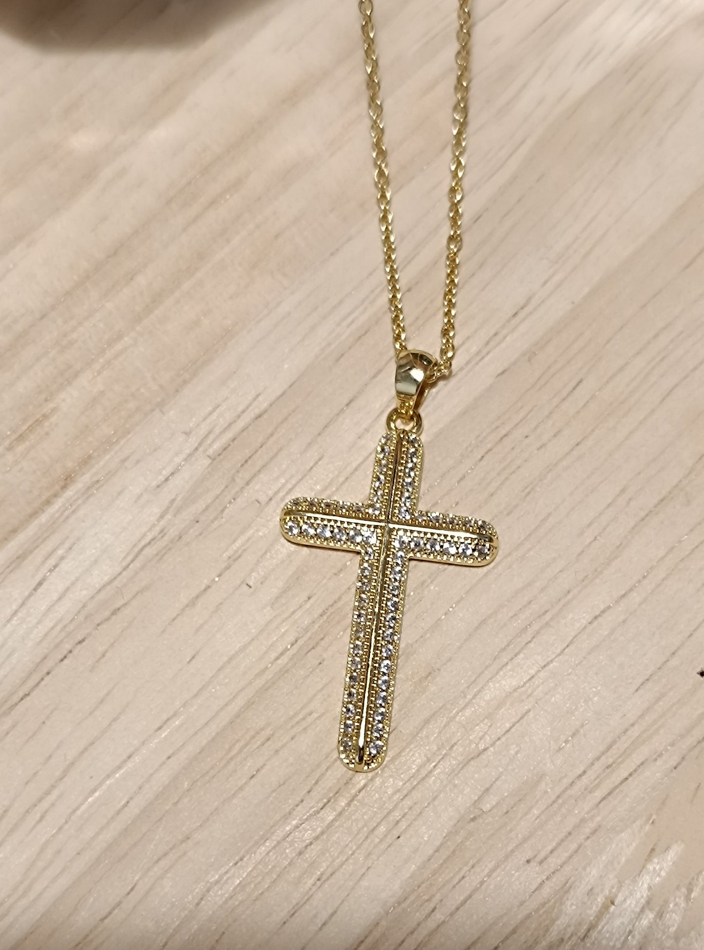 Kreuz aus 316L Edelstahl Gold mit Zirkon