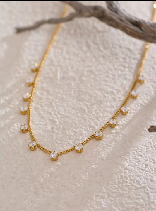 Vergoldete Edelstahlkette mit kubischem Zirkonia-Anhänger
