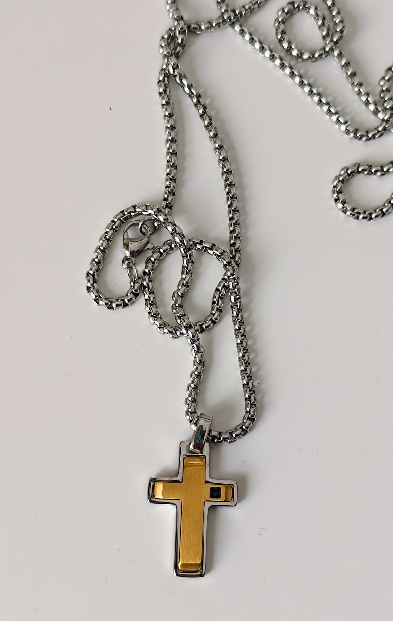 Kreuz -Anhänger aus Edelstahl