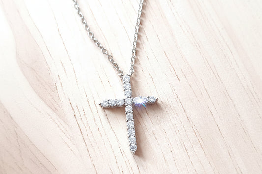 Silberkreuz mit Zirkonia